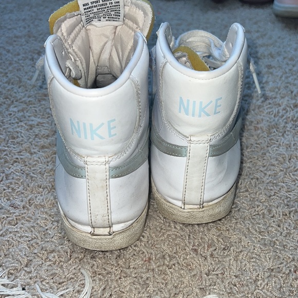 Nike Blazers - Picture 4 of 4